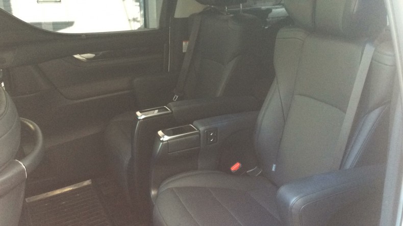 内装後方シート