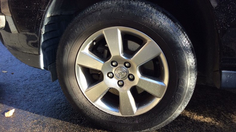 タイヤホイール前