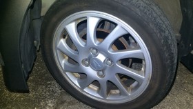 タイヤホイール前