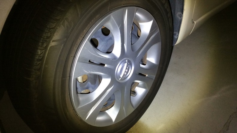 タイヤホイール前