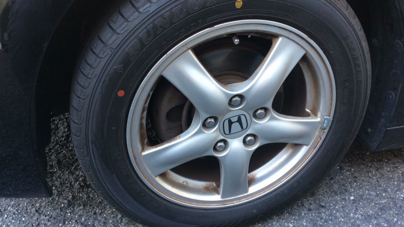 タイヤホイール前