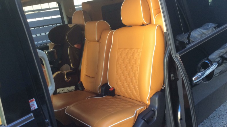 内装後方シート