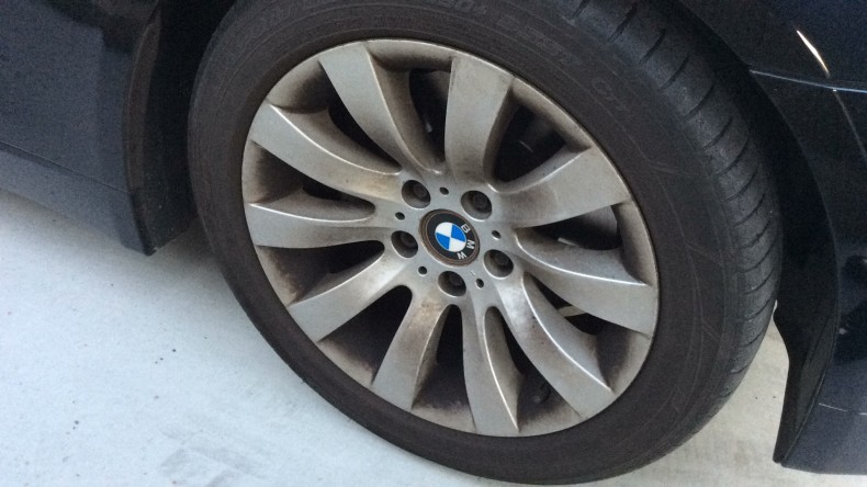 タイヤホイール前