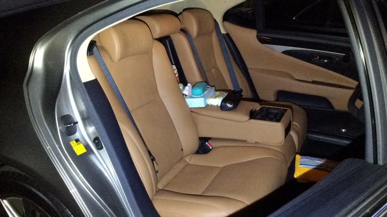 内装後方シート