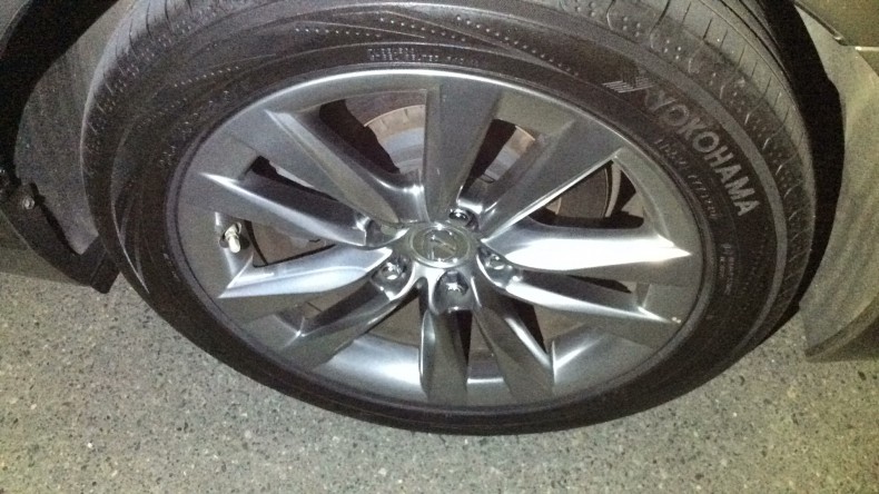 タイヤホイール前