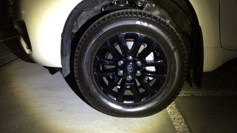 タイヤホイール前