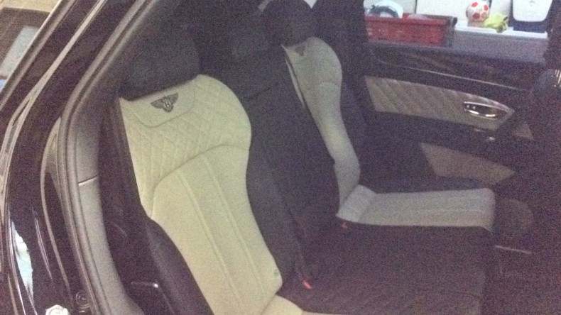 内装後方シート