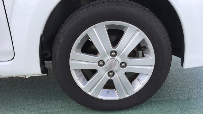 タイヤホイール前