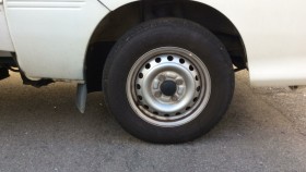 タイヤホイール前