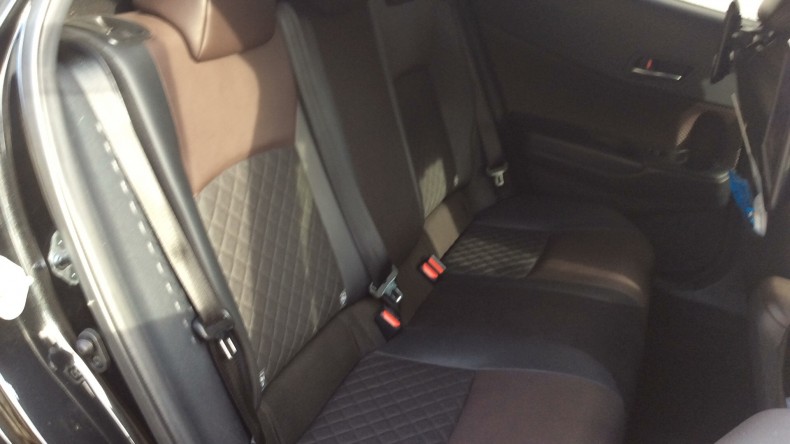 内装後方シート