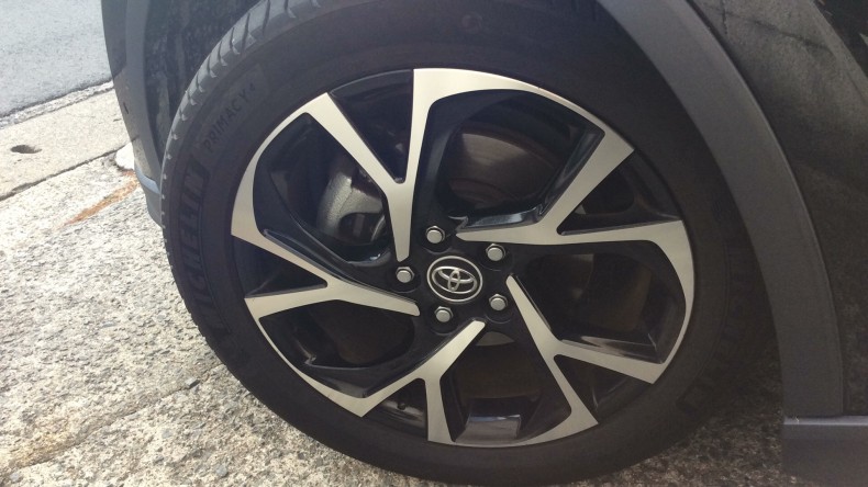 タイヤホイール前