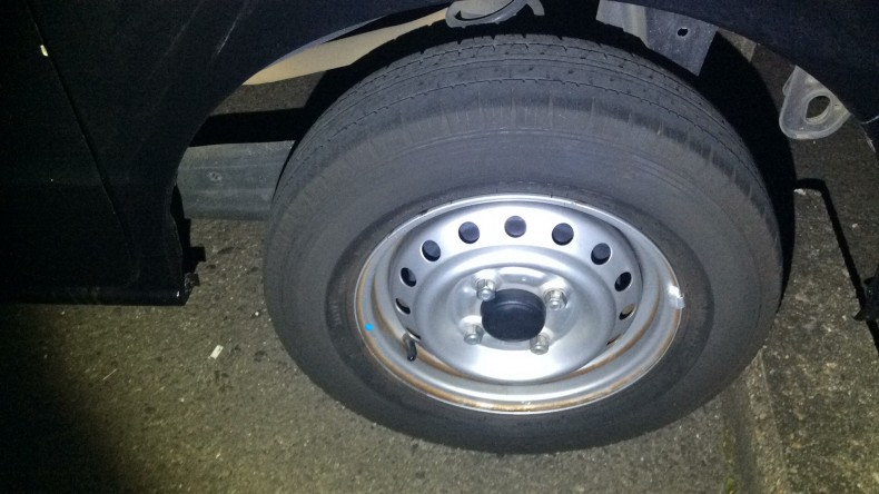 タイヤホイール前