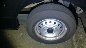 タイヤホイール前