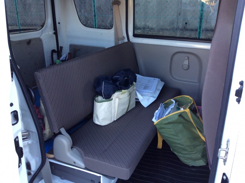 内装後方シート