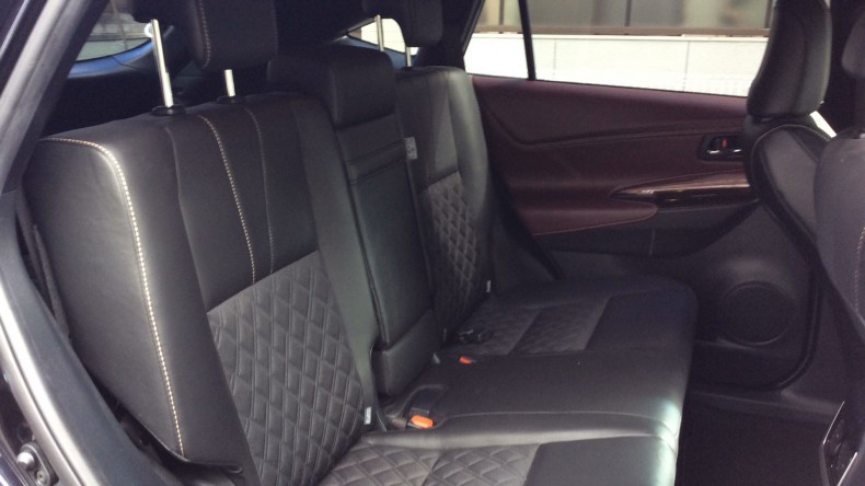 内装後方シート