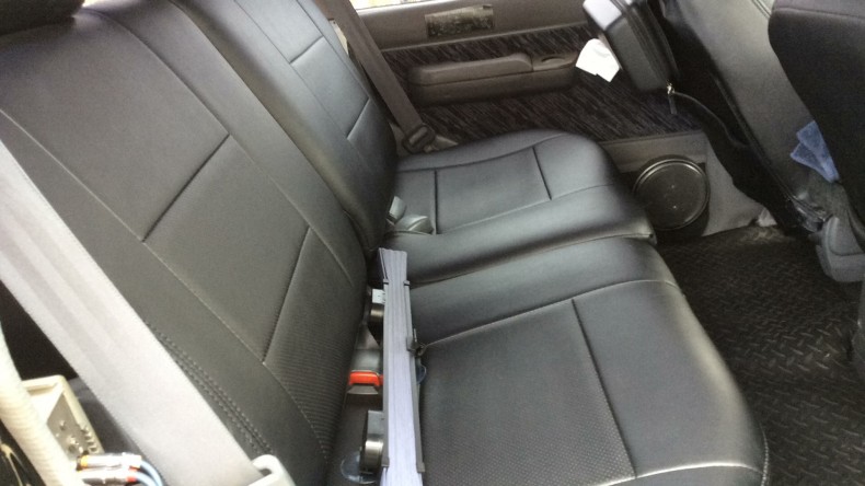 内装後方シート