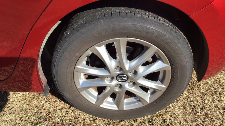 タイヤホイール前