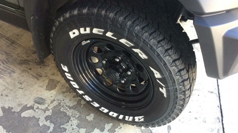 タイヤホイール前