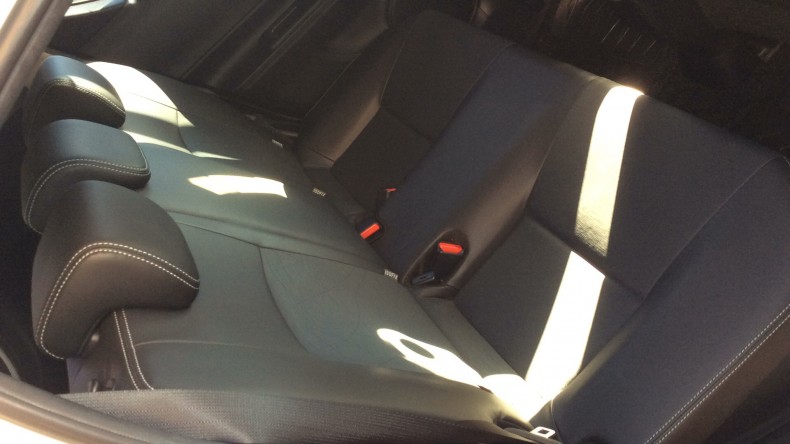 内装後方シート