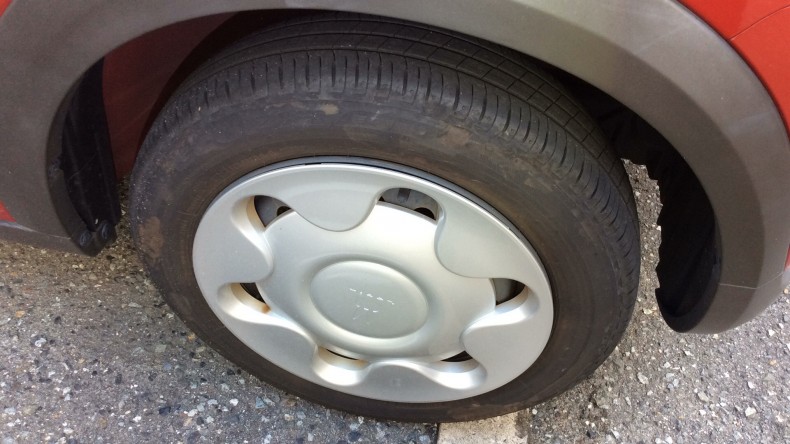 タイヤホイール前