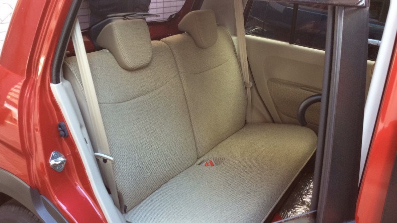 内装後方シート