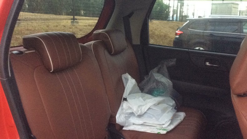 内装後方シート