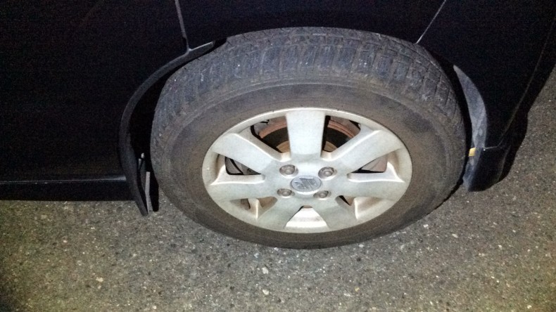 タイヤホイール前