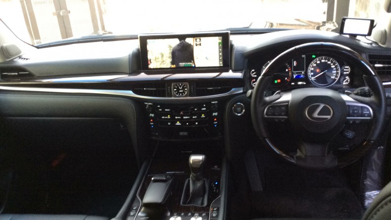 内装インパネ全体