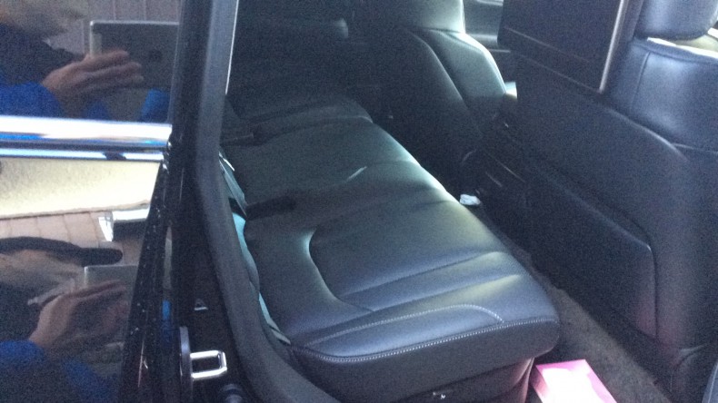 内装後方シート