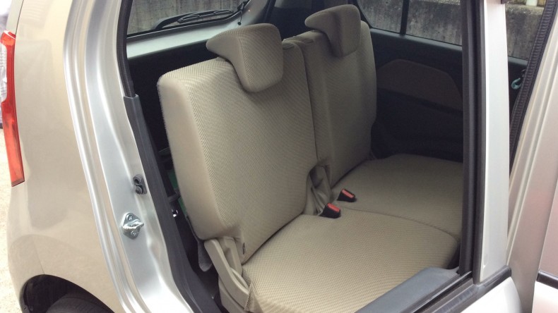 内装後方シート