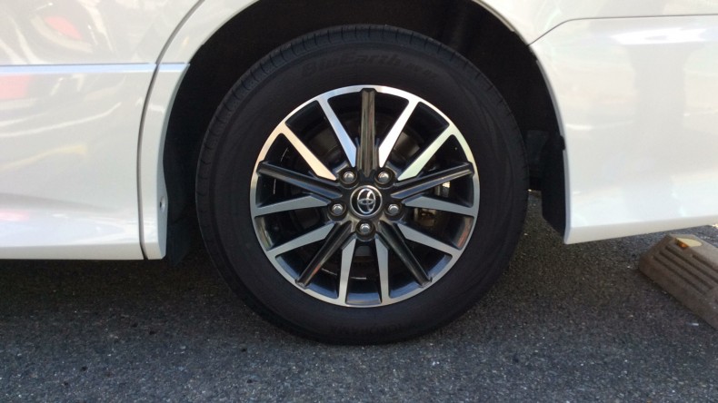 タイヤホイール前