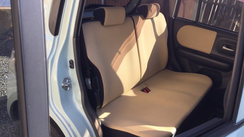 内装後方シート