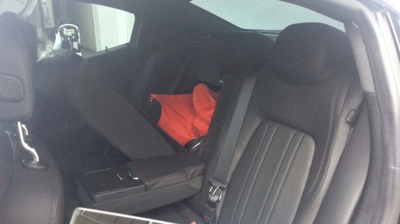 内装後方シート