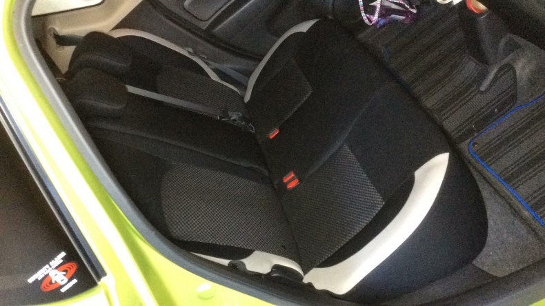 内装後方シート