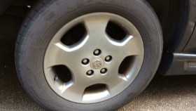 タイヤホイール前