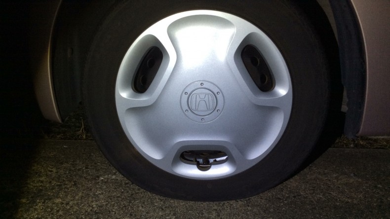 タイヤホイール前