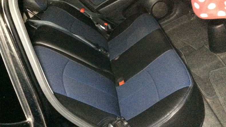 内装後方シート