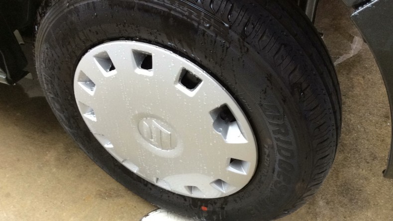 タイヤホイール前