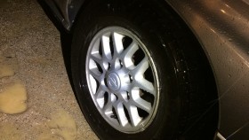 タイヤホイール前