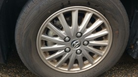 タイヤホイール前