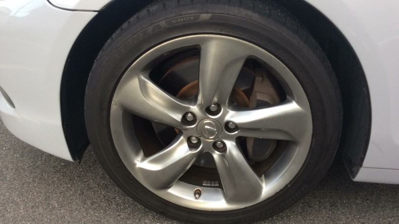 タイヤホイール前