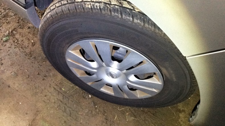 タイヤホイール前