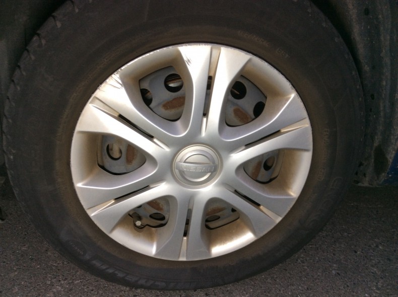 タイヤホイール前