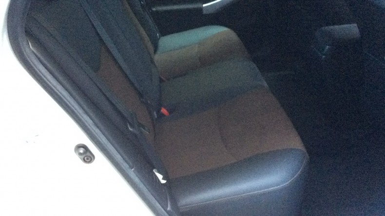 内装後方シート