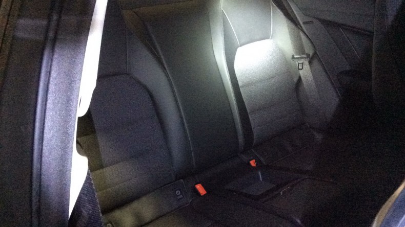 内装後方シート