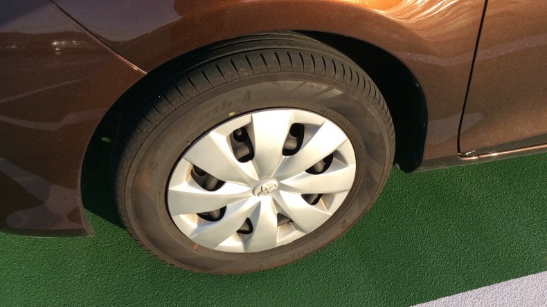 タイヤホイール前