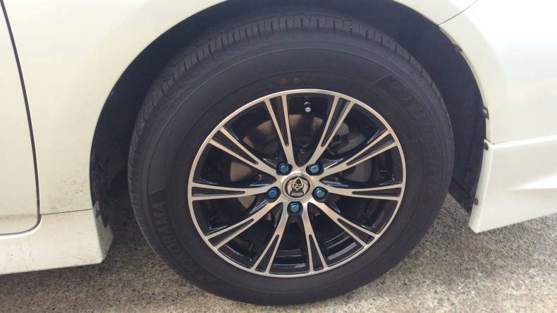 タイヤホイール前