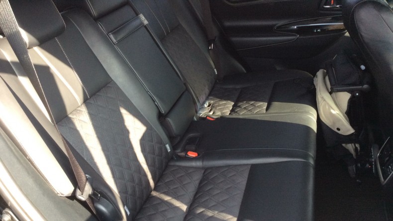 内装後方シート