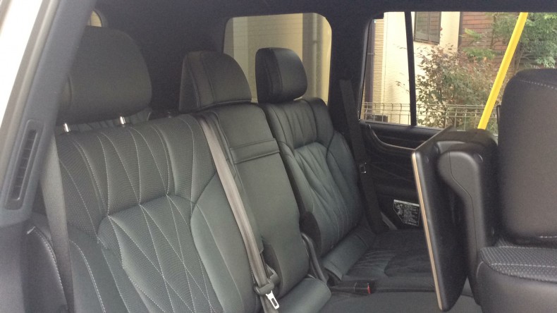 内装後方シート