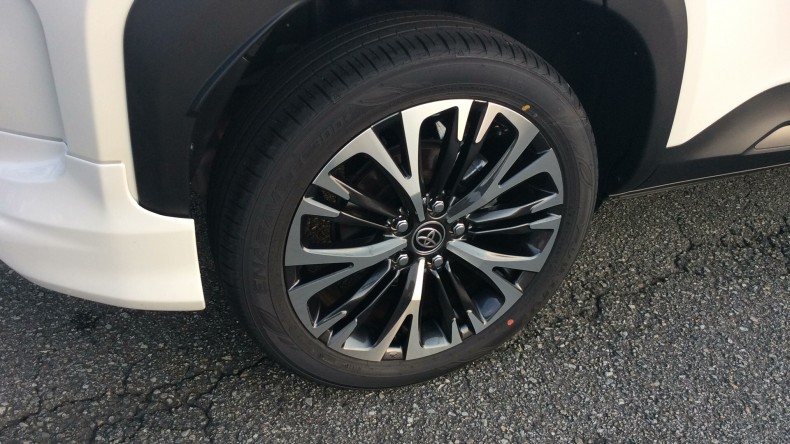 タイヤホイール前